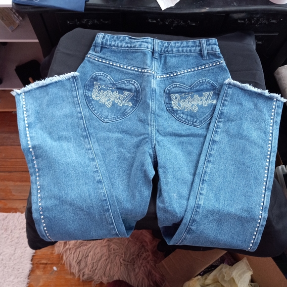 Bratz × Dolls Kill like new heart Pocket rhinestone adorable str8leg jeans! - Picture 7 of 12